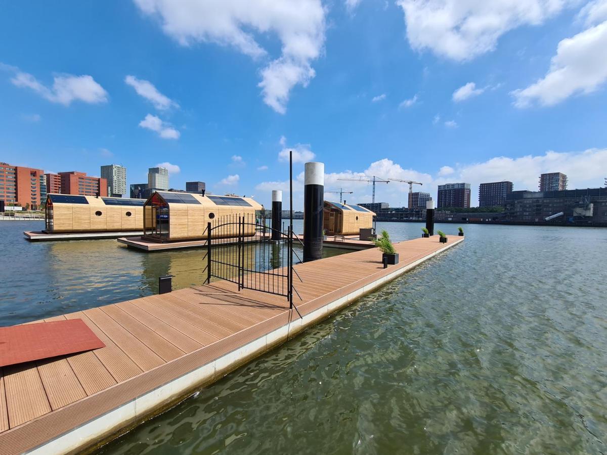 Villa Wikkelboat Nr1 At Floating Rotterdam Rijnhaven Extérieur photo