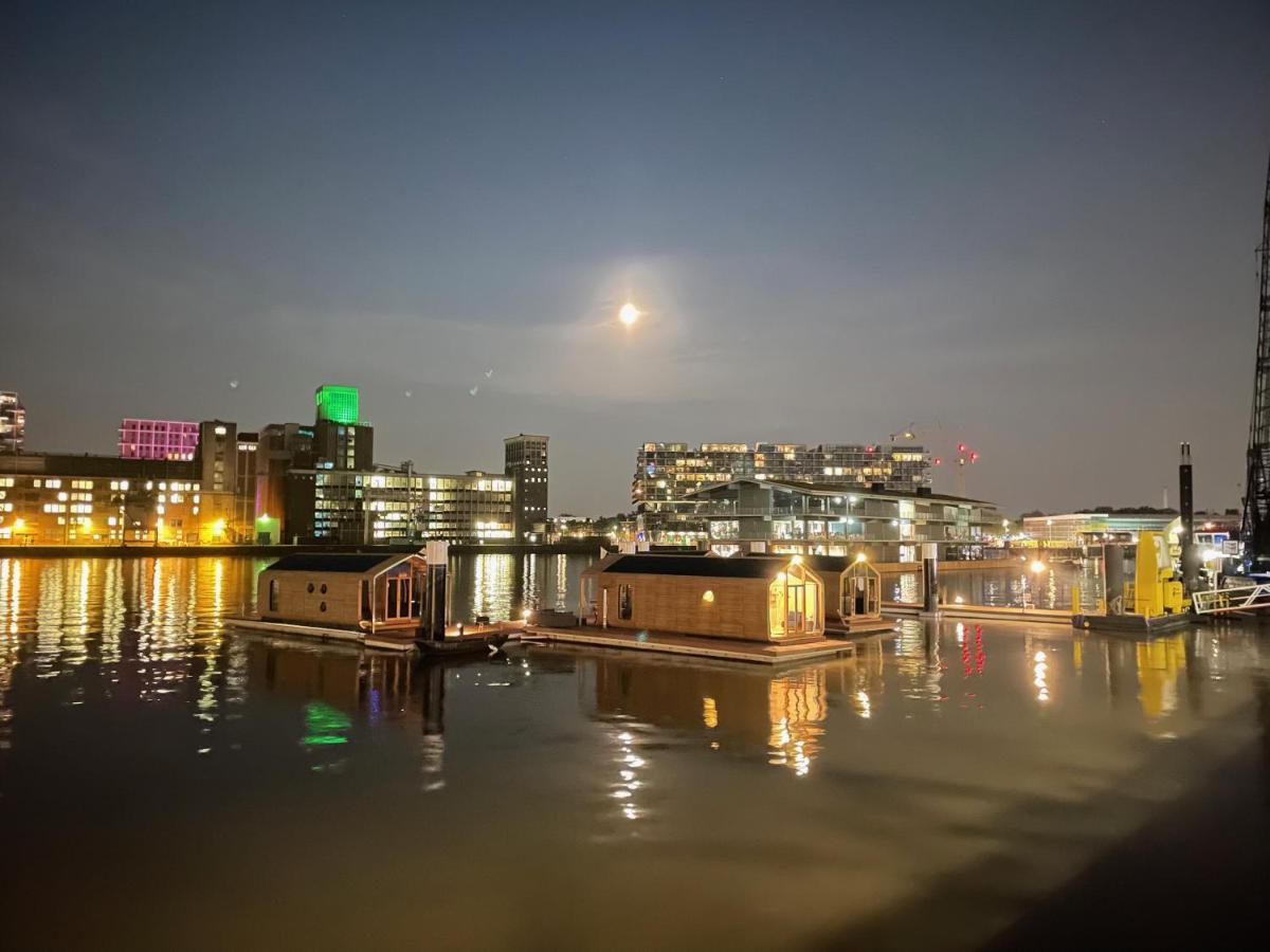 Villa Wikkelboat Nr1 At Floating Rotterdam Rijnhaven Extérieur photo